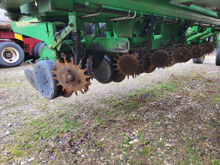 2010-john-deere-1770nt-image-15