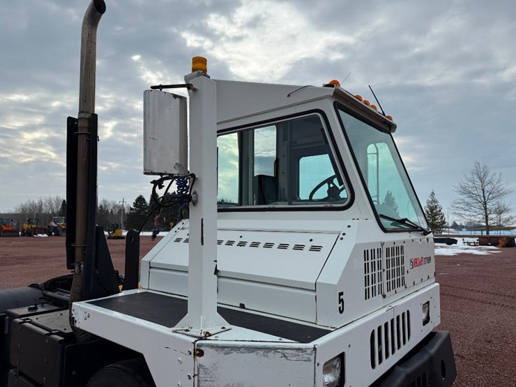 2013-kalmar-ottawa-4x2-image-31