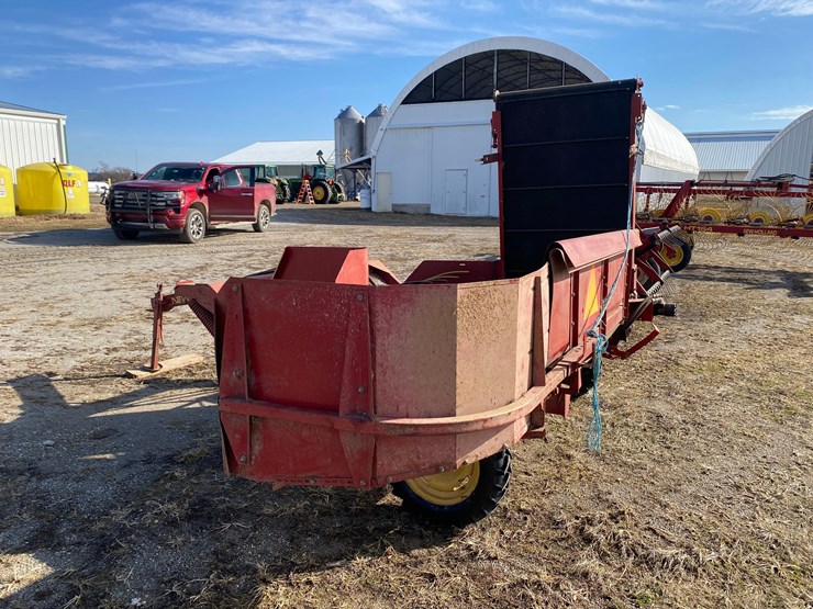 new-holland-144-image-3