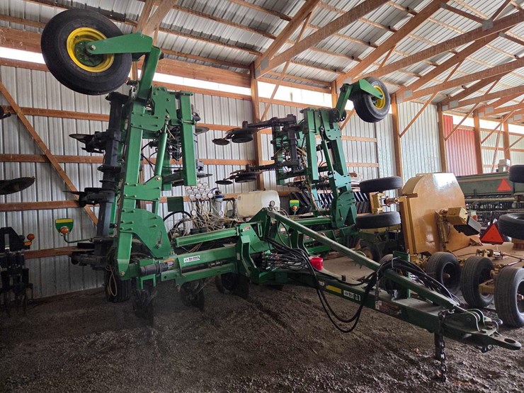 john-deere-2510l-image-1