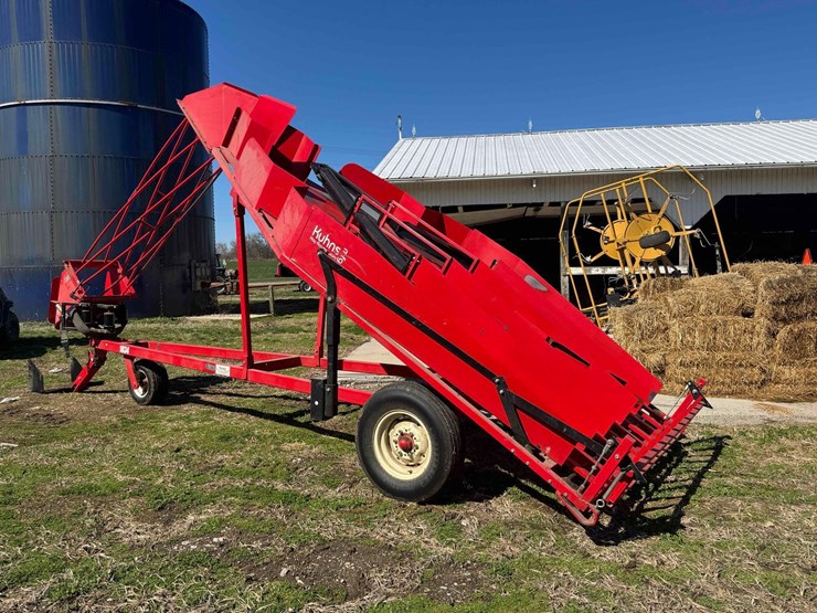 kuhns-1034-hay-accumulator---field-ready-image-1