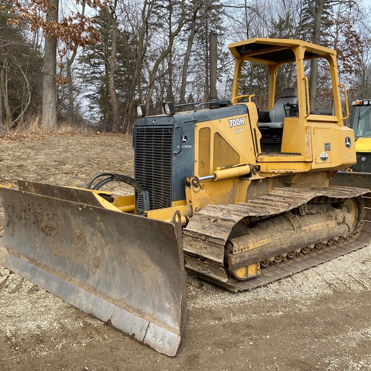 2005 DEERE 700H