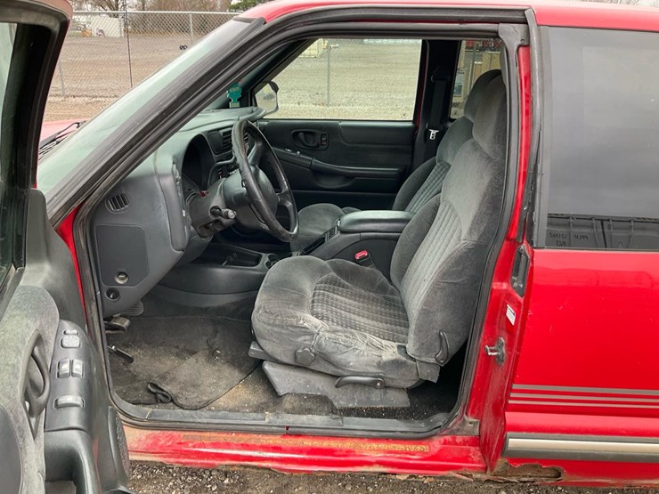 2000-chevrolet-s10-image-58