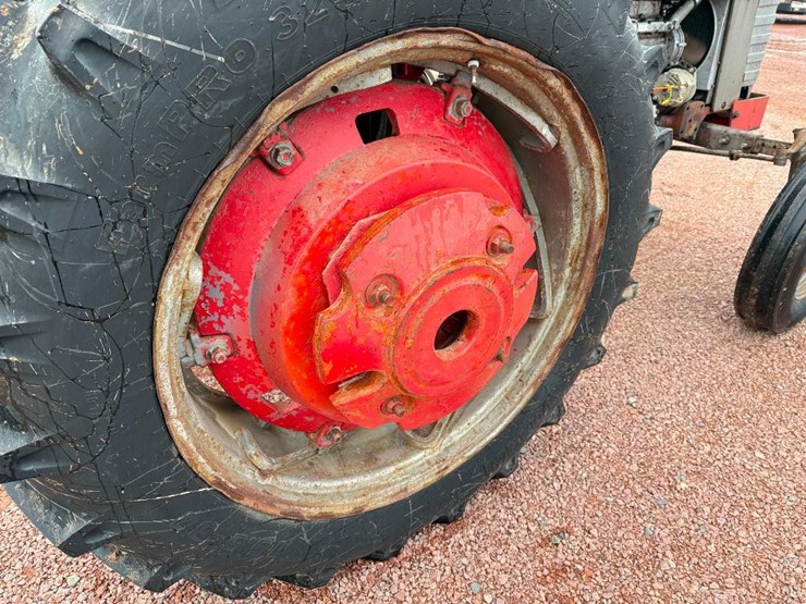 massey-ferguson-165-image-10