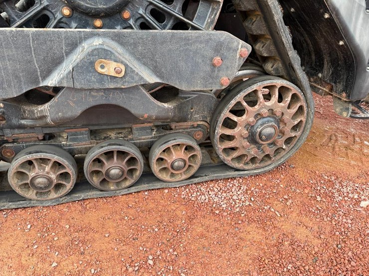 case-ih-magnum-380-rowtrac-image-16