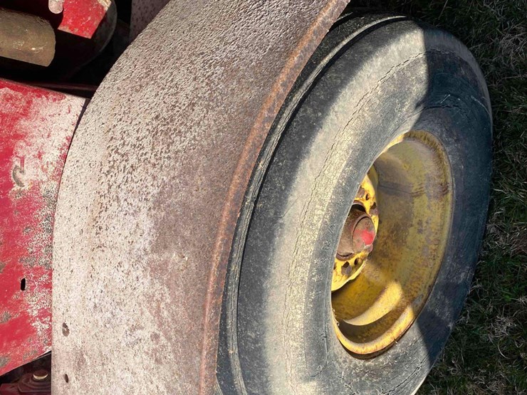 new-holland-357-image-40