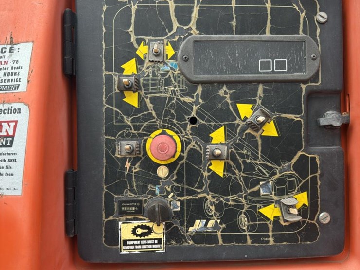 2005-jlg-400s-image-23