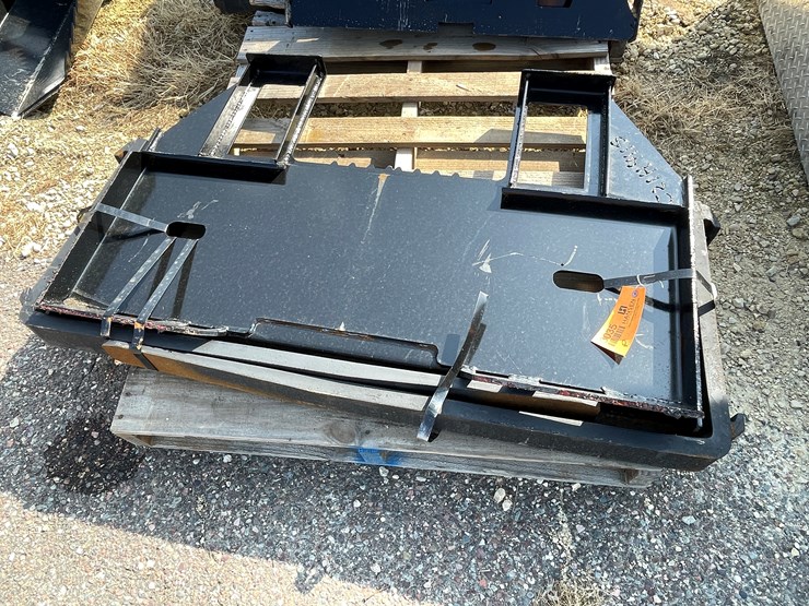 #2398-•-mini-skid-steer-forks-and-mast-image-7