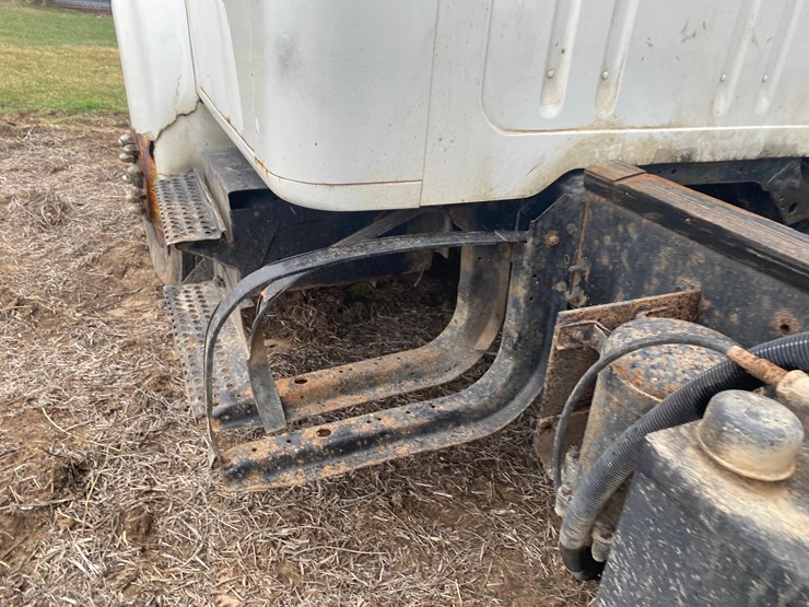 1998-case-ih-4900-image-34