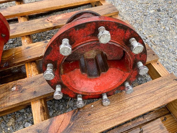 ih-9-bolt-hubs-image-2