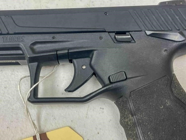 taurus-pistol-image-10