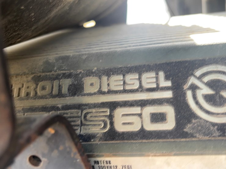 2002-kenworth-t800-image-12