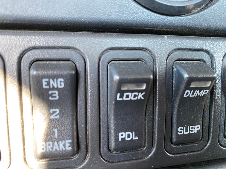 2011-international-prostar-image-54