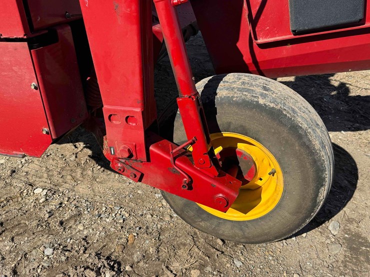 2012-new-holland-h7230-discbine,-rubber-conditioners,-10’4”-cut,-540-pto,--*ybn091009*---field-ready-image-30