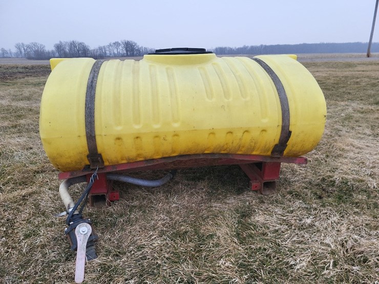 poly-tank-w/bracket-image-9