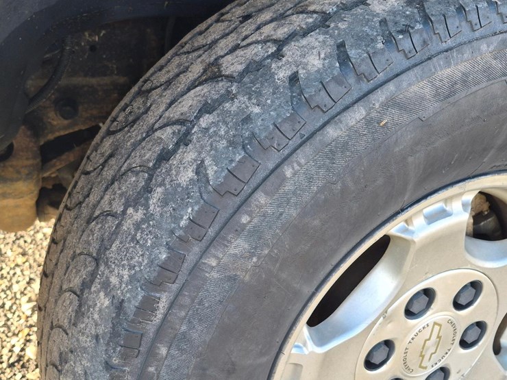 2002-chevrolet-1500-image-15