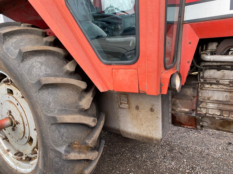 massey-ferguson-1135-image-26