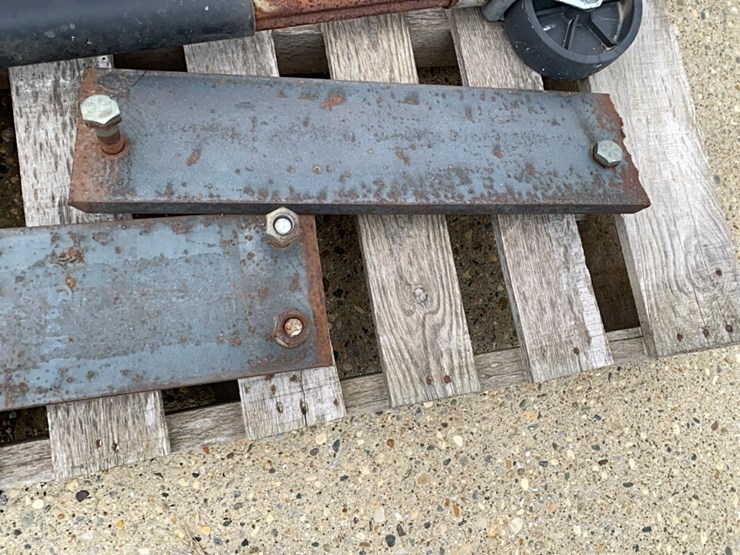 big-john-saddle-tank-brackets-came-off-a-case-ih-275-magnum-image-13