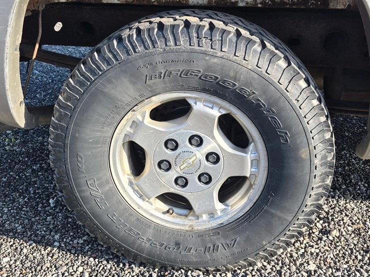 2002-chevrolet-1500-image-10