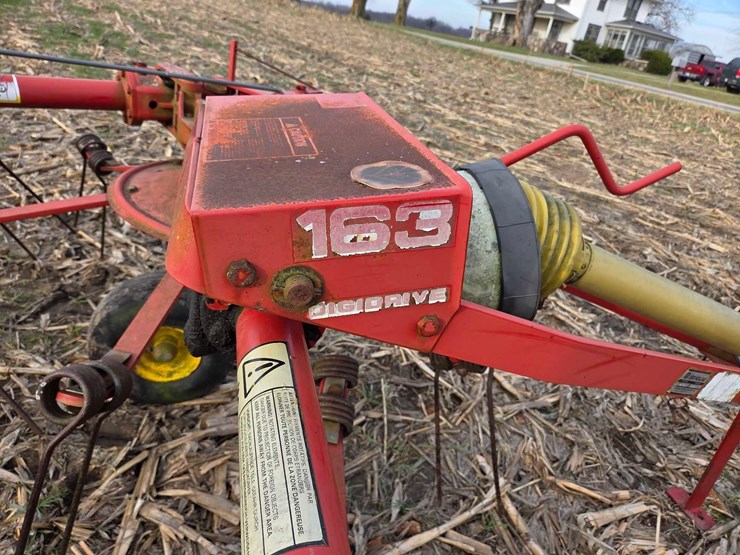 new-holland-163-image-15