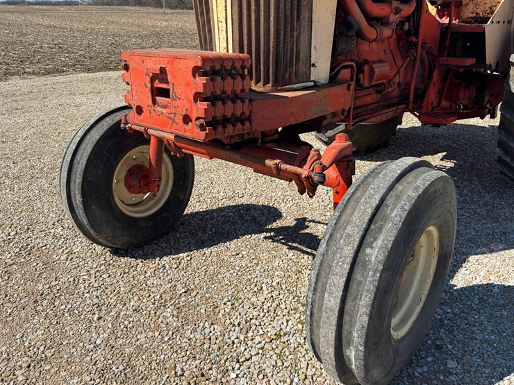 case-1030-comfort-king-tractor,-diesel,-wide-front,-18.4-34-tires,-5-front-weights,-2-remotes,-3pt.,-image-3