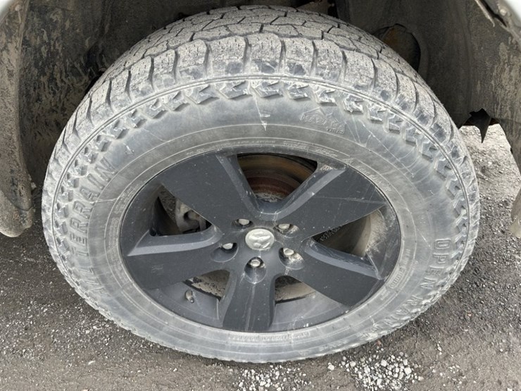 2013-dodge-1500-image-35