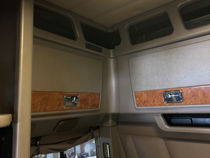 peterbilt-379-image-75