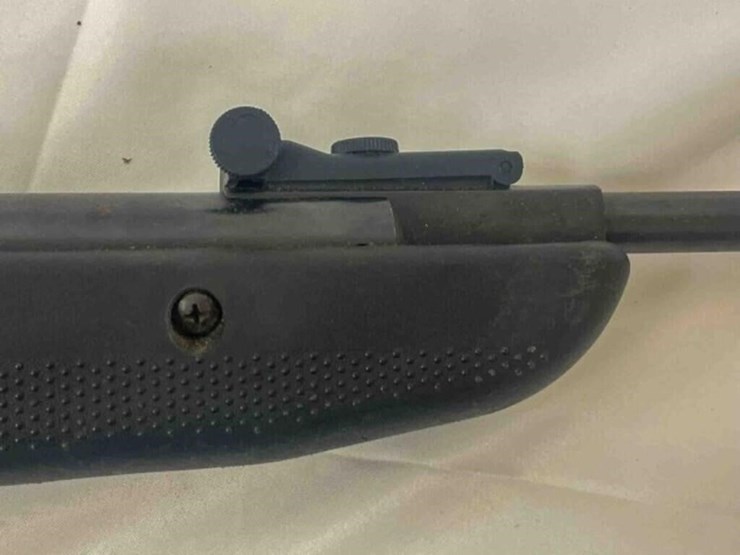 crosman-air-rifle-image-7