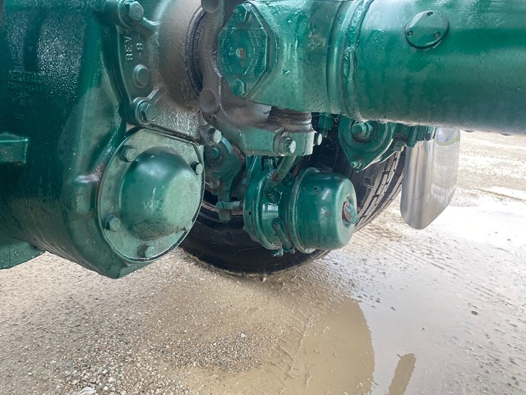 2002-peterbilt-379-image-36