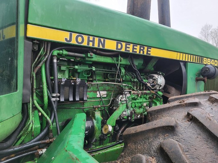 john-deere-8640-image-37