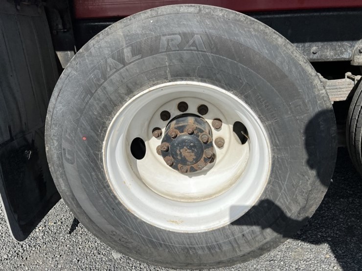 1998-peterbilt-357-image-15