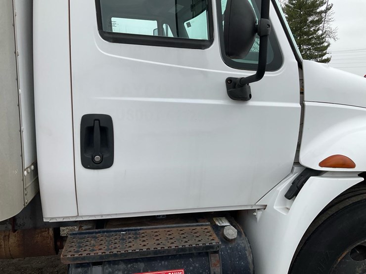 2005-international-durastar-4300-image-71