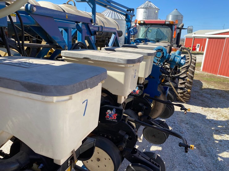 2009-kinze-3600-image-54