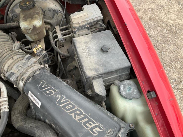 2000-chevrolet-s10-image-54