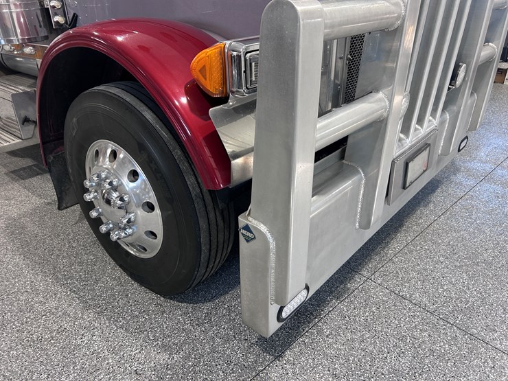 peterbilt-379-image-22