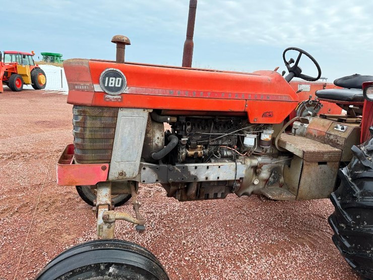 massey-ferguson-180-image-12