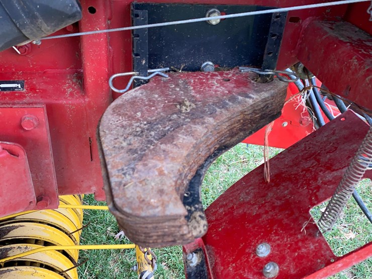 new-holland-br7060-image-12