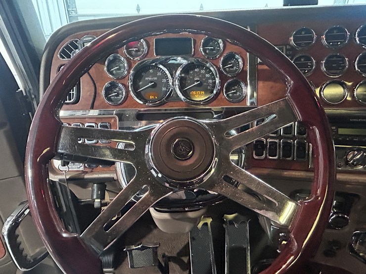 peterbilt-379-image-63