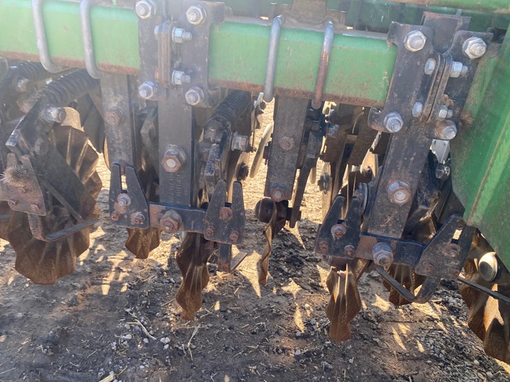 great-plains-solid-stand-30-image-51