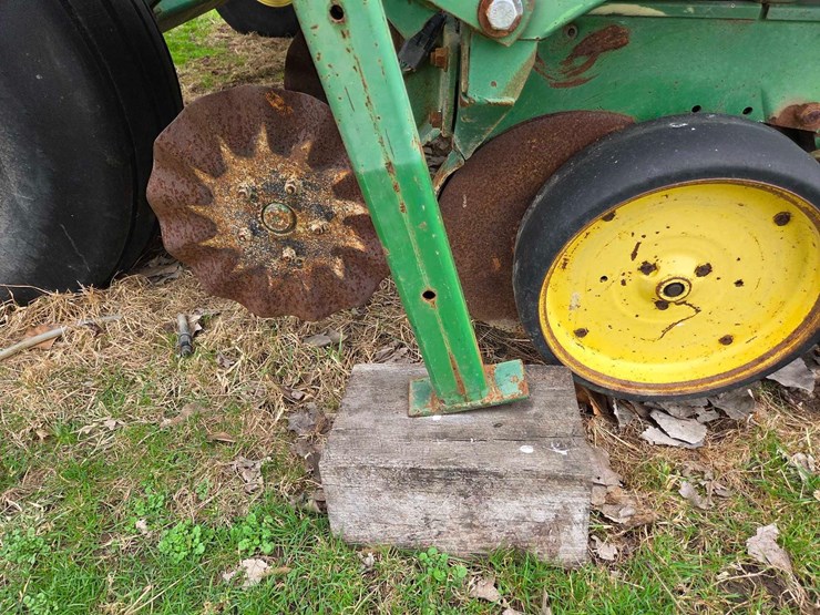 john-deere-7240-image-6