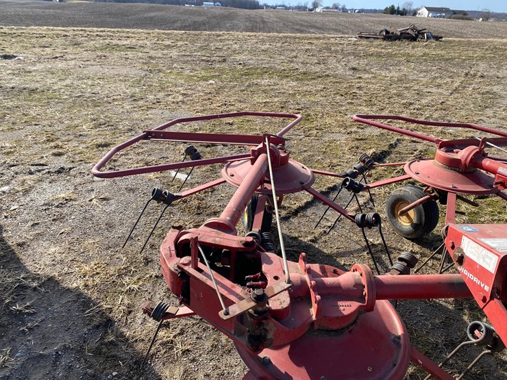 new-holland-163-image-14