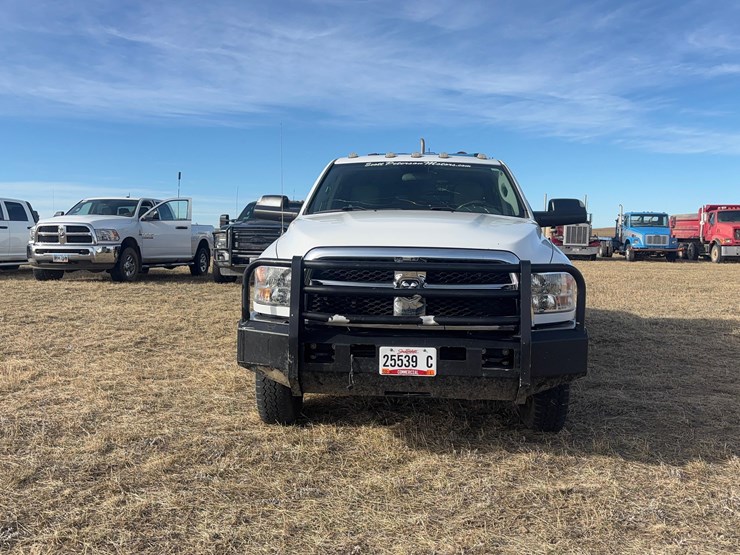 2018-dodge-3500-image-2