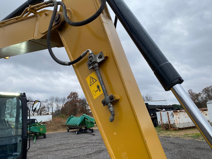 2019-caterpillar-307.5-image-12