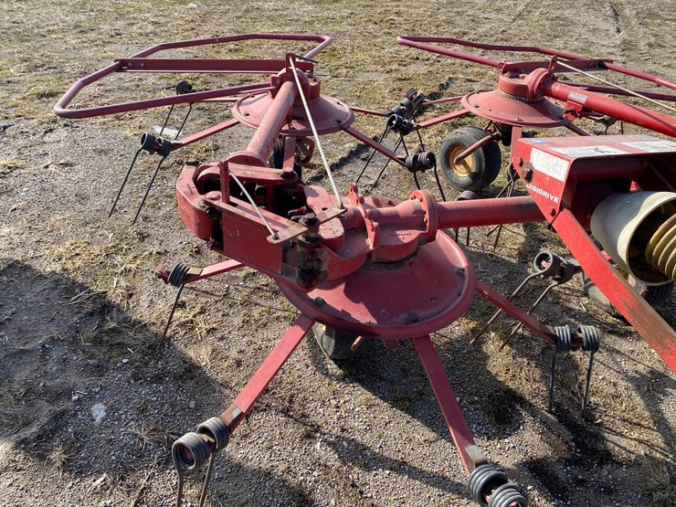 new-holland-163-image-17