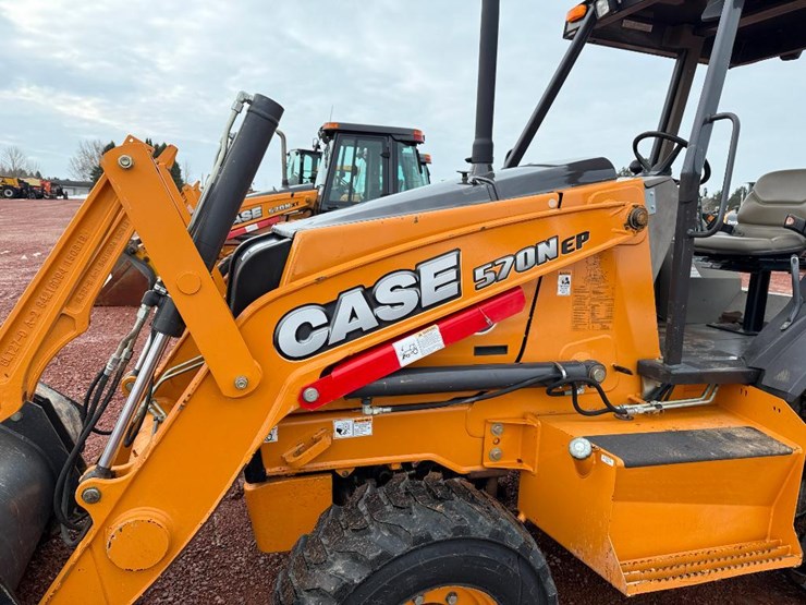 case-570n-xt-image-31