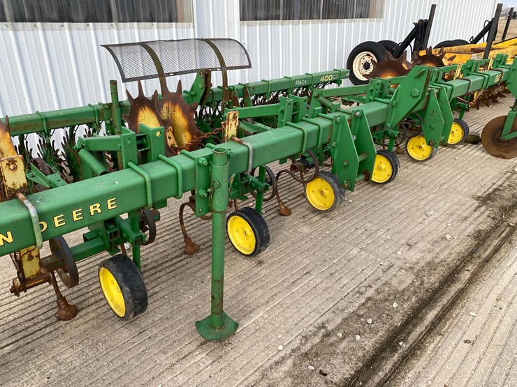 john-deere-825-image-16