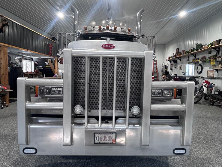 peterbilt-379-image-8
