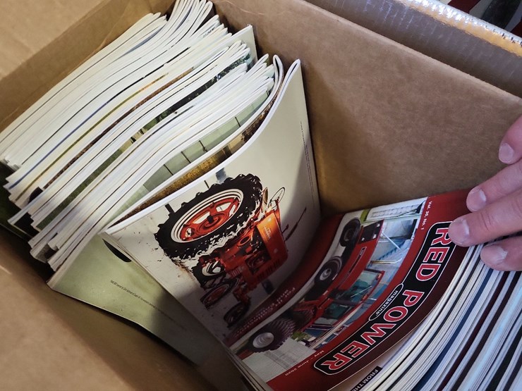 assorted-red-power-round-up-and-harvester-highlight-magazines-image-5