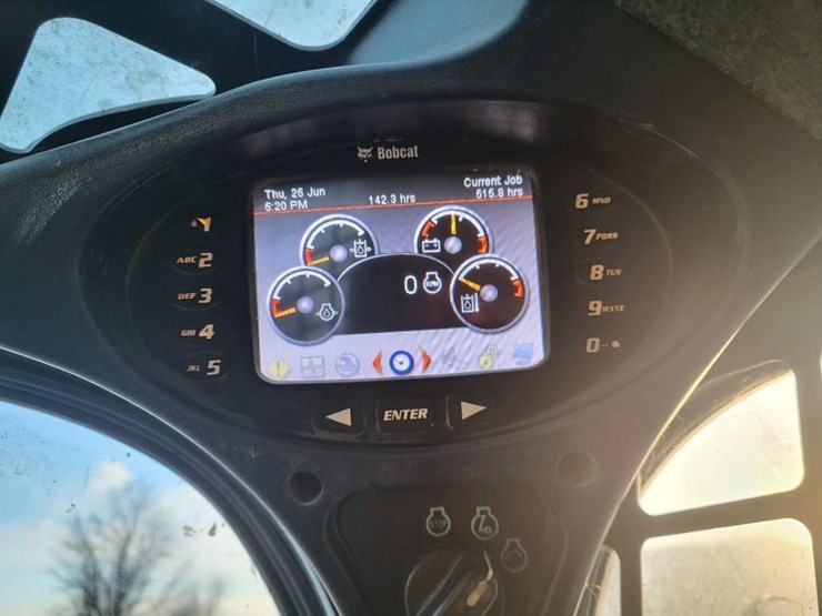 2017-bobcat-t630-image-36