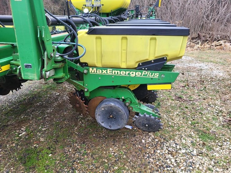 2010-john-deere-1770nt-image-14